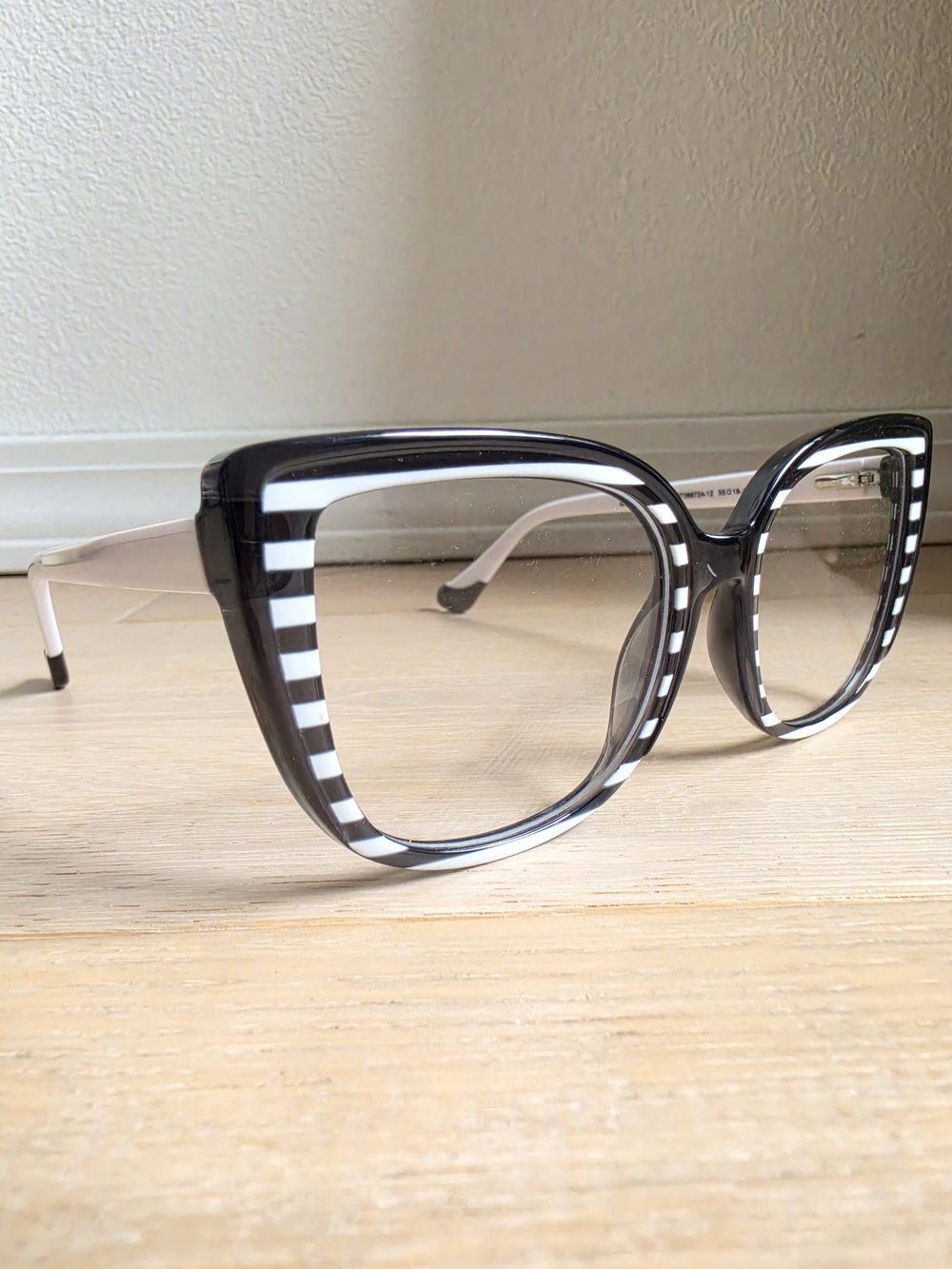 NWT Striped Black & White Cat Eye Glasses
